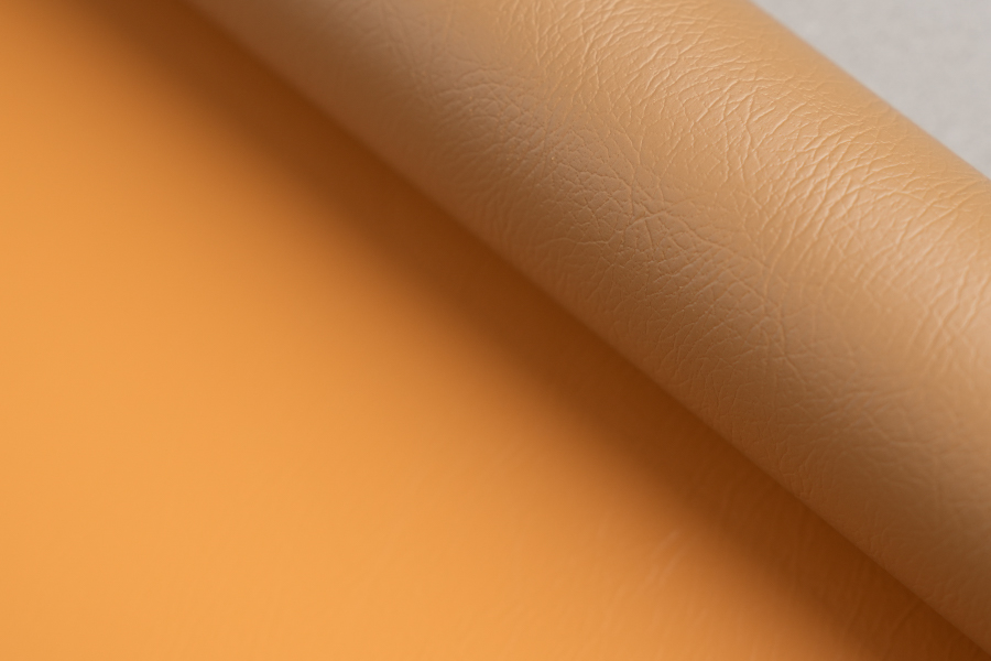 Filme decorativo de PVC com textura de couro sintético escuro